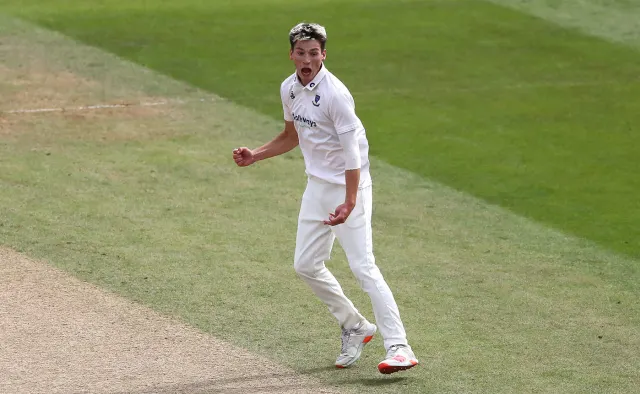 Crocombe Stars as Sussex Secure Dominant 222-Run Victory Over Leicestershire