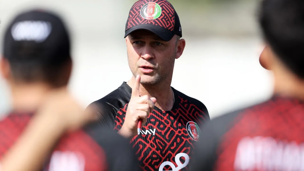 Gulf Giants Appoint Jonathan Trott as Head Coach, Shane Bond as Bowling Coach Ahead of ILT20 Auction