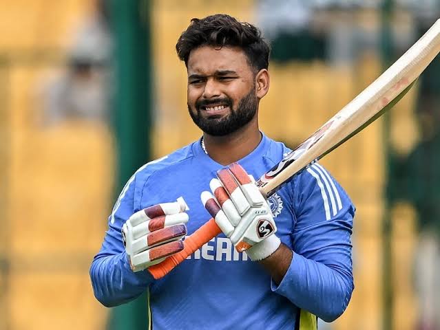 Rishabh Pant Breaks IPL Auction Record with INR 27 Crore Deal to Lucknow Super Giants