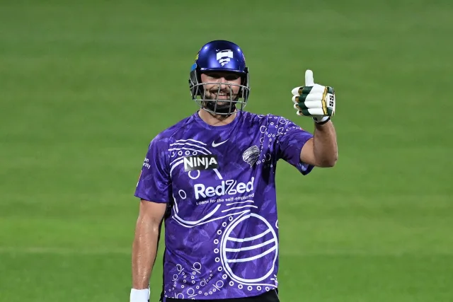 David Stars Before Injury as Hurricanes Edge Scorchers in Boxing Day Thriller