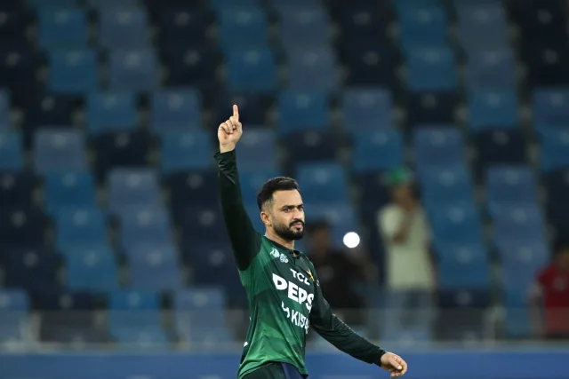 Pakistan Crush Sri Lanka to Clinch Tri-Series Title