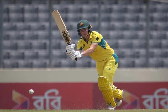 Wareham Shines as Northern Superchargers Crush Welsh Fire in Opening Women's Hundred Clash
