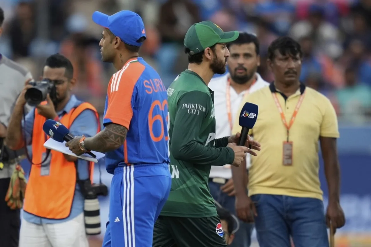 India Skip Handshakes with Pakistan in Asia Cup Clash; Agha Salman Boycotts Presentation