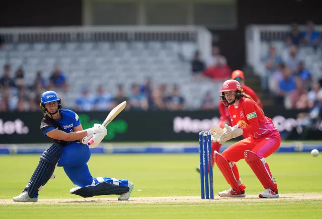 Gibson Fires Somerset to Bonus-Point Win Over Warwickshire at Taunton