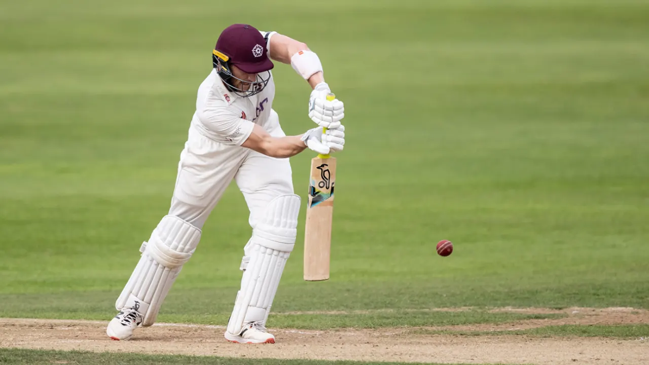 Middlesex Seal Innings Victory Despite Gritty Resistance from Keogh and Zaib