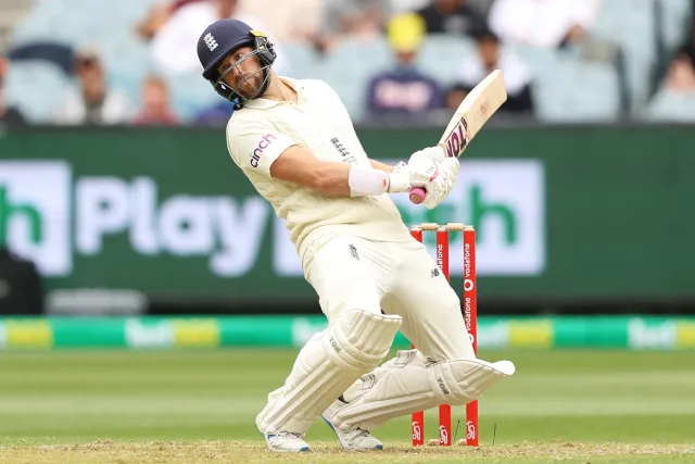 Malan’s Masterful 98 Anchors Yorkshire’s Strong Start Against Worcestershire