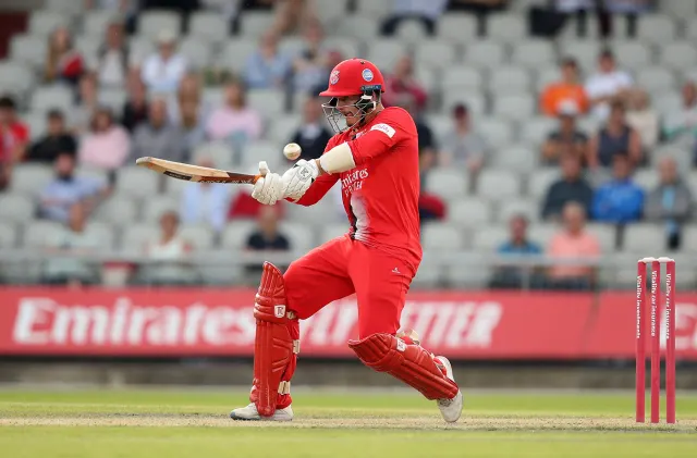 Rob Jones Century Keeps Worcestershire Rapids in Quarter-Final Hunt with Win Over Glamorgan