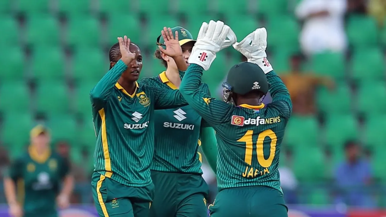 Pakistan Elect to Bowl First Against South Africa in Crucial World Cup Clash