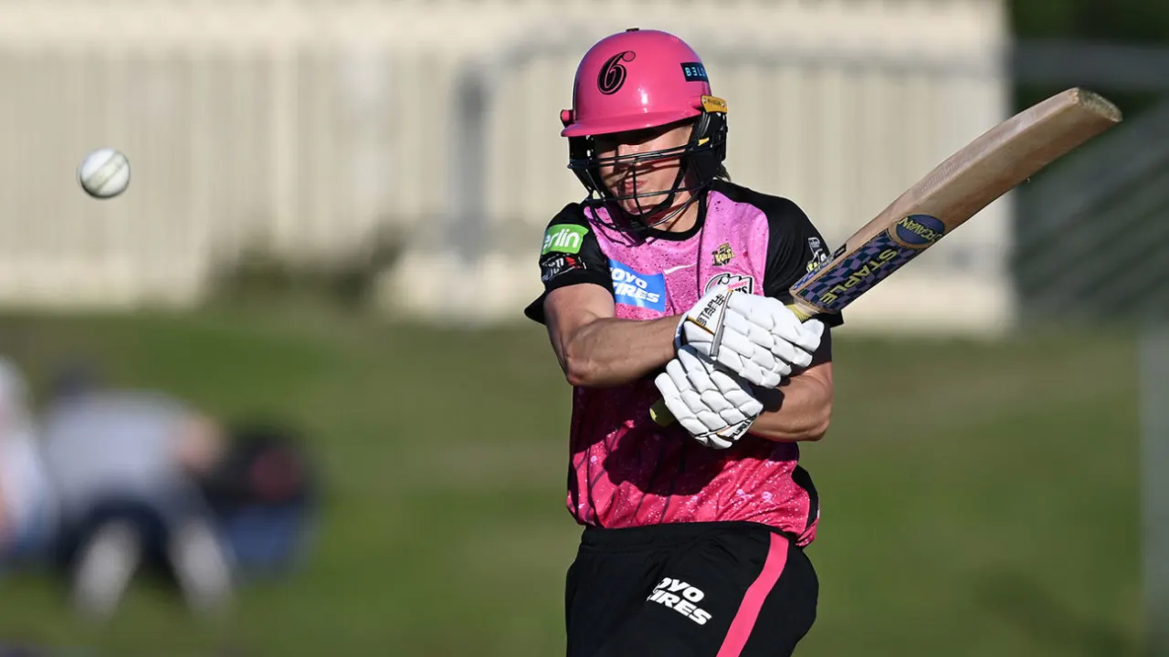 Scorchers Secure WBBL Finals Spot with Dramatic Super Over Tie Against Sixers