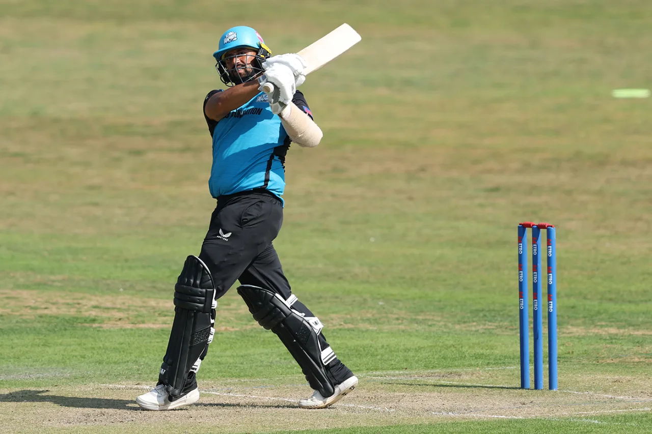 D'Oliveira’s Career-Best 138 Powers Worcestershire to Thrilling Win Over Derbyshire