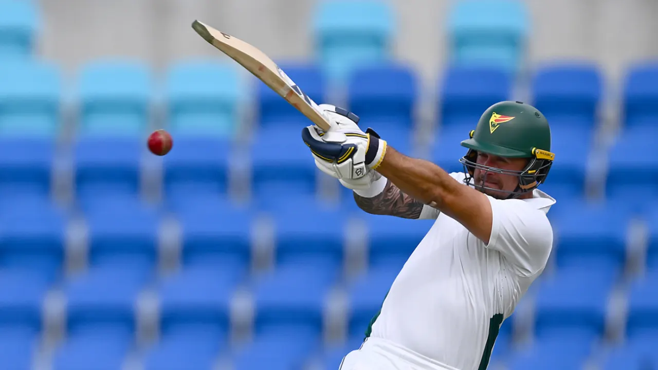 Weatherald's Aggressive 94 Keeps Ashes Hopes Alive