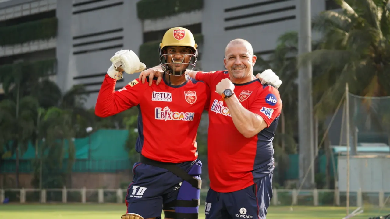 Sri Lanka Appoints Julian Wood and Rene Ferdinands as Batting and Spin-Bowling Coaches