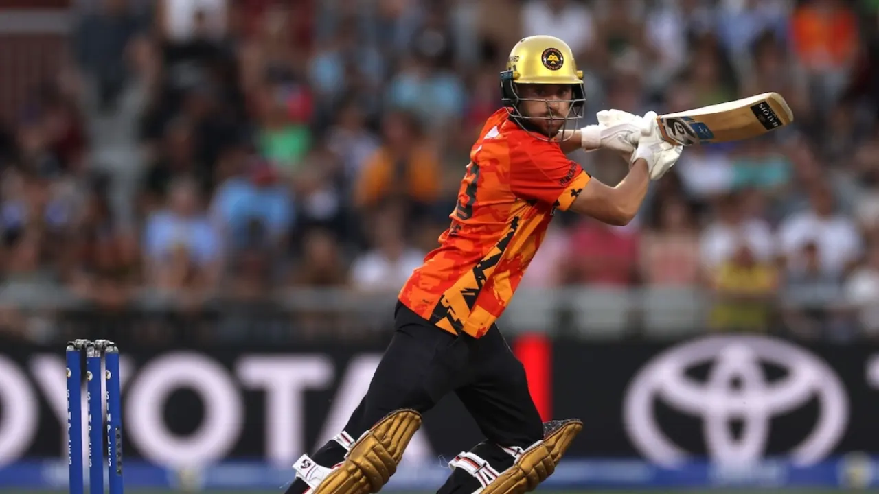 Phoenix Cruise to Seven-Wicket Win Over Originals on Tricky Old Trafford Pitch