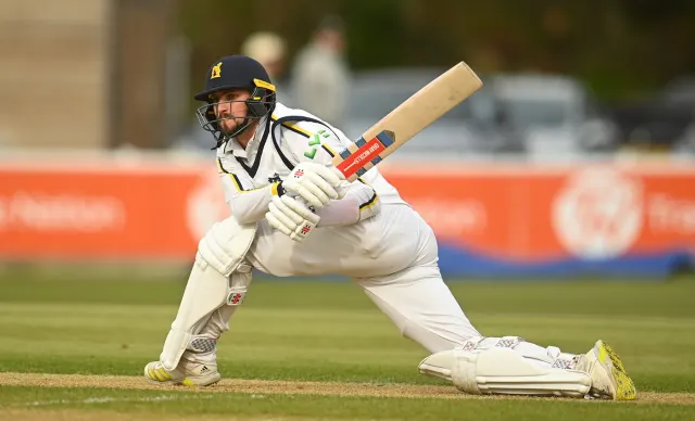 Barnard Leads Defiant Stand as Warwickshire Escape with Draw Against Nottinghamshire