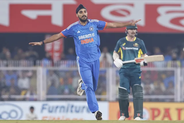 India bowl out South Africa for 117, regain series lead with seven-wicket win