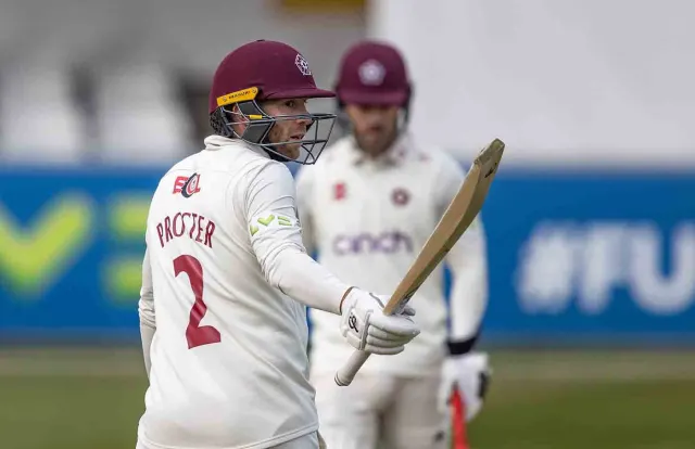 Procter’s Historic 261 Powers Northamptonshire as Kent Crumble*