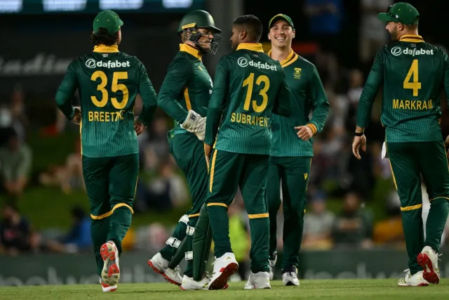 Bavuma Chooses to Bowl First in Series Opener Against England at Headingley