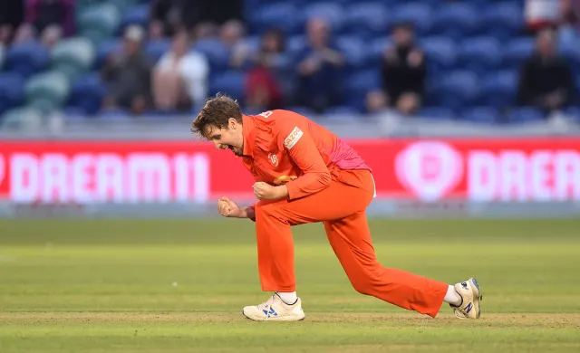 Westley and Critchley Star as Essex Crush Gloucestershire to Keep Knockout Hopes Alive
