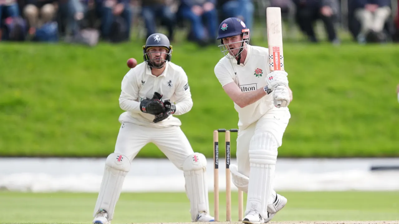 Turner Ton Puts Lancashire on Brink of First Win of Season Against Derbyshire