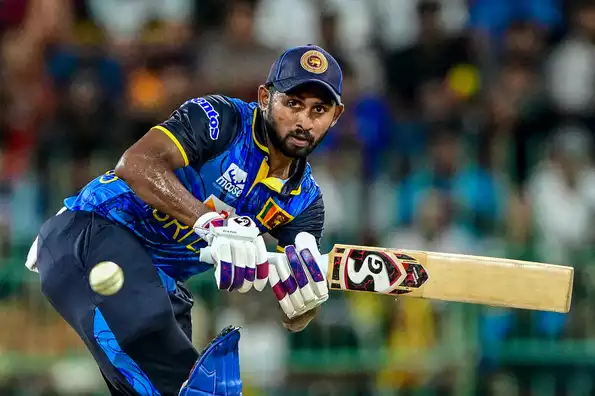 Kamindu Mendis Blitz Helps Sri Lanka Edge Zimbabwe in Opening T20I Thriller