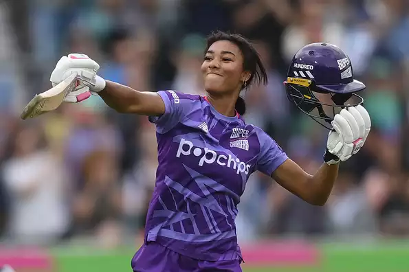 Davina Perrin Smashes Record Century as Superchargers Storm into The Hundred Final