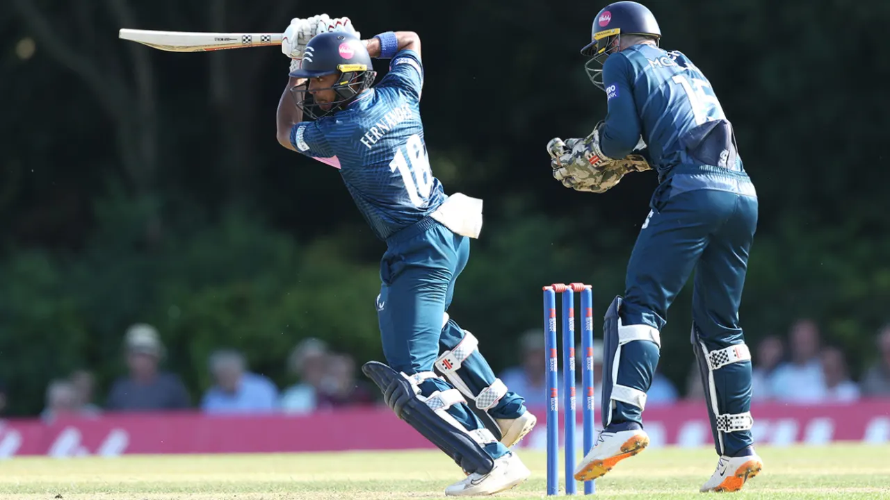 Fernandes Orchestrates Epic One-Wicket Win as Middlesex Seal Knockout Spot