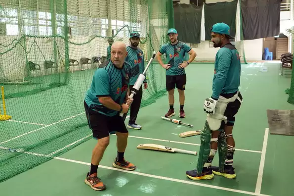 Julian Wood Introduces Innovative Power-Hitting Equipment in Bangladesh