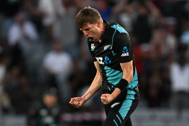 Ben Sears Heads to Melbourne for Club Cricket Return as Hamstring Recovery Continues