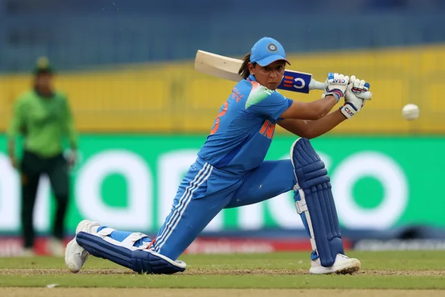 India Clinch Emphatic 88-Run Win Over Pakistan Despite Batting Wobbles in Women’s World Cup