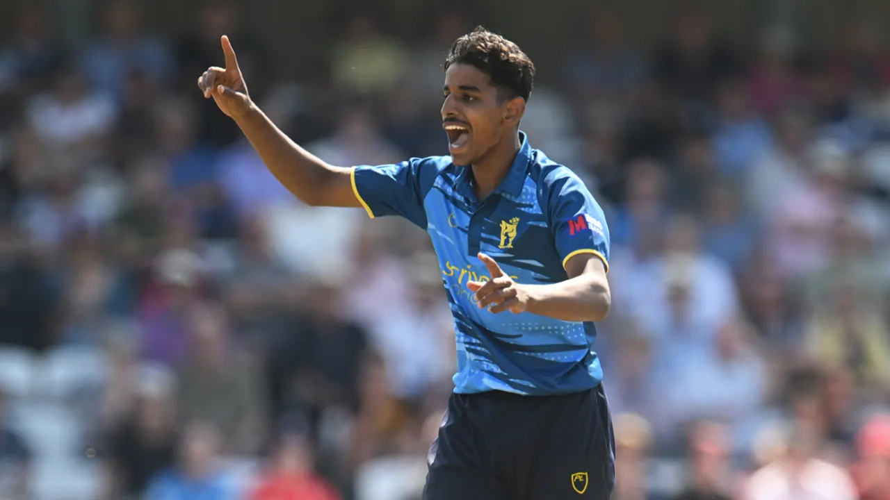 Shaikh, Malik Guide Warwickshire to Victory After Tazeem Shines Again