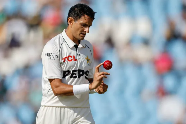 Derbyshire Sign Mohammad Abbas on Two-Year Deal