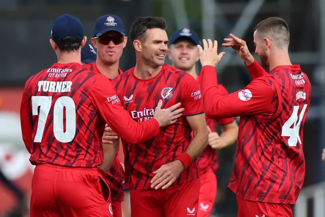 Buttler, Anderson Lead Lancashire to Roses Victory and Quarter-Final Berth