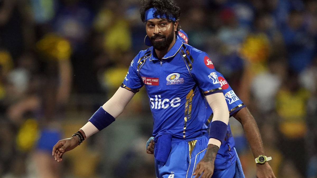 Hardik Pandya Retains Captaincy as Mumbai Indians Prepare for IPL 2025