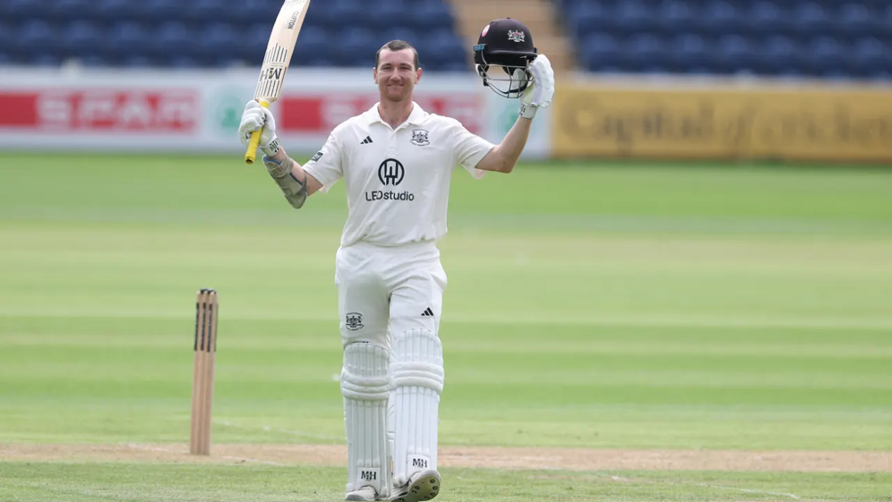 James Bracey Leads Gloucestershire Recovery as Glamorgan Fight Back in Severnside Derby